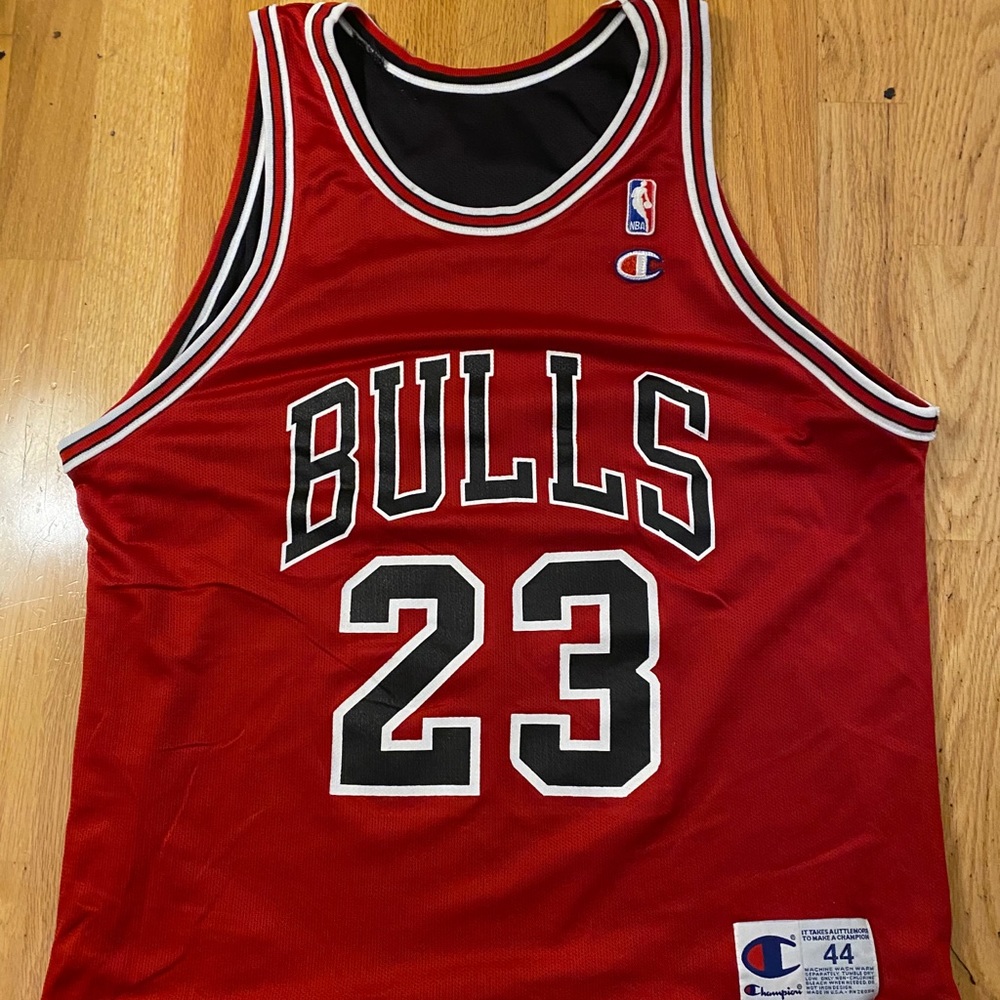 Vintage Champion Bulls Jordan Reversible jersey